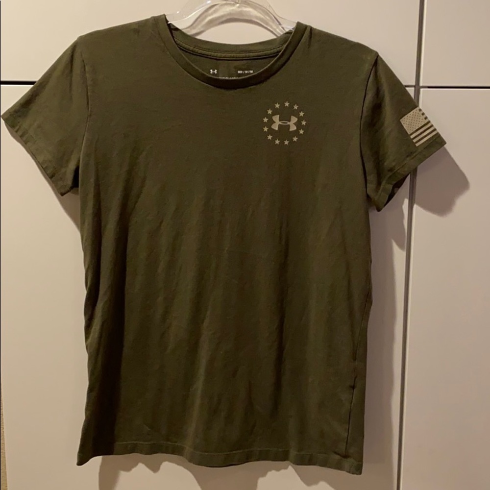Womens under armour T-shirt Medium